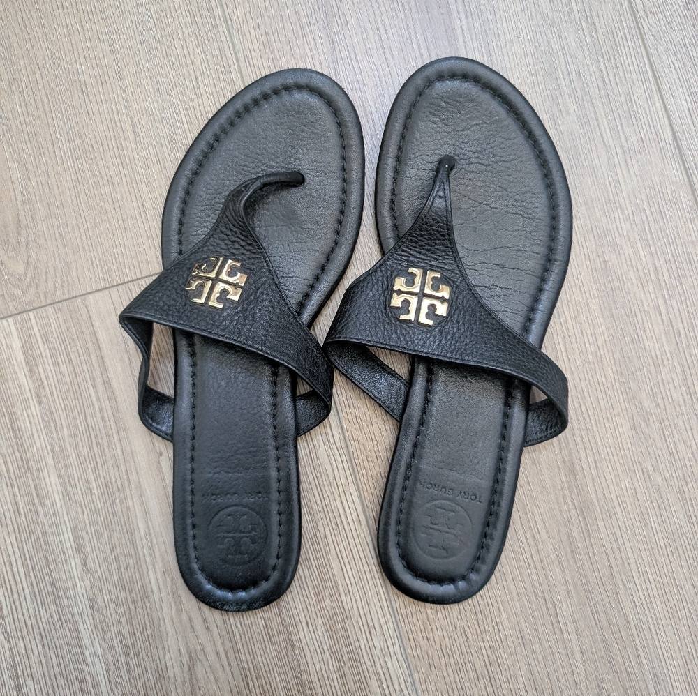Tory Burch Jolie Flat Thong Sandals - size 6.5, Tumbled Black Leather with Gold
